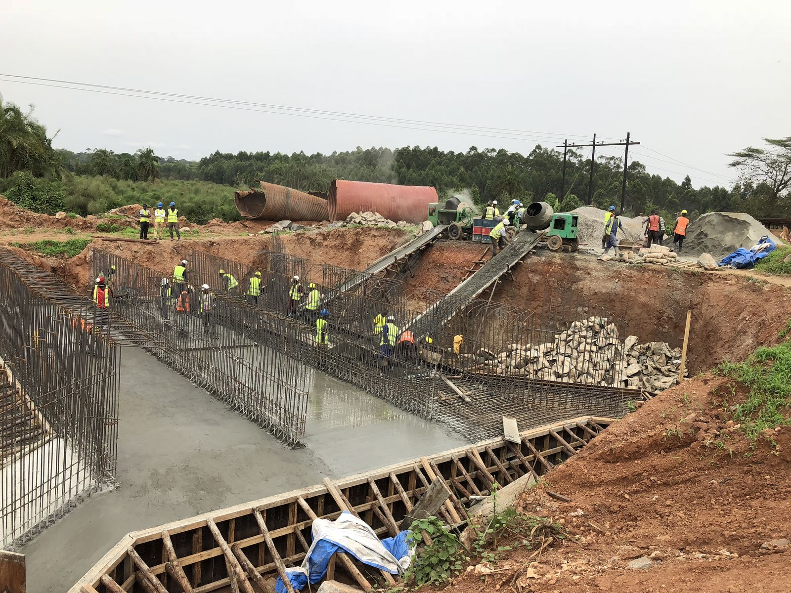Stage 5: concreting the floor slab and wall starter bars