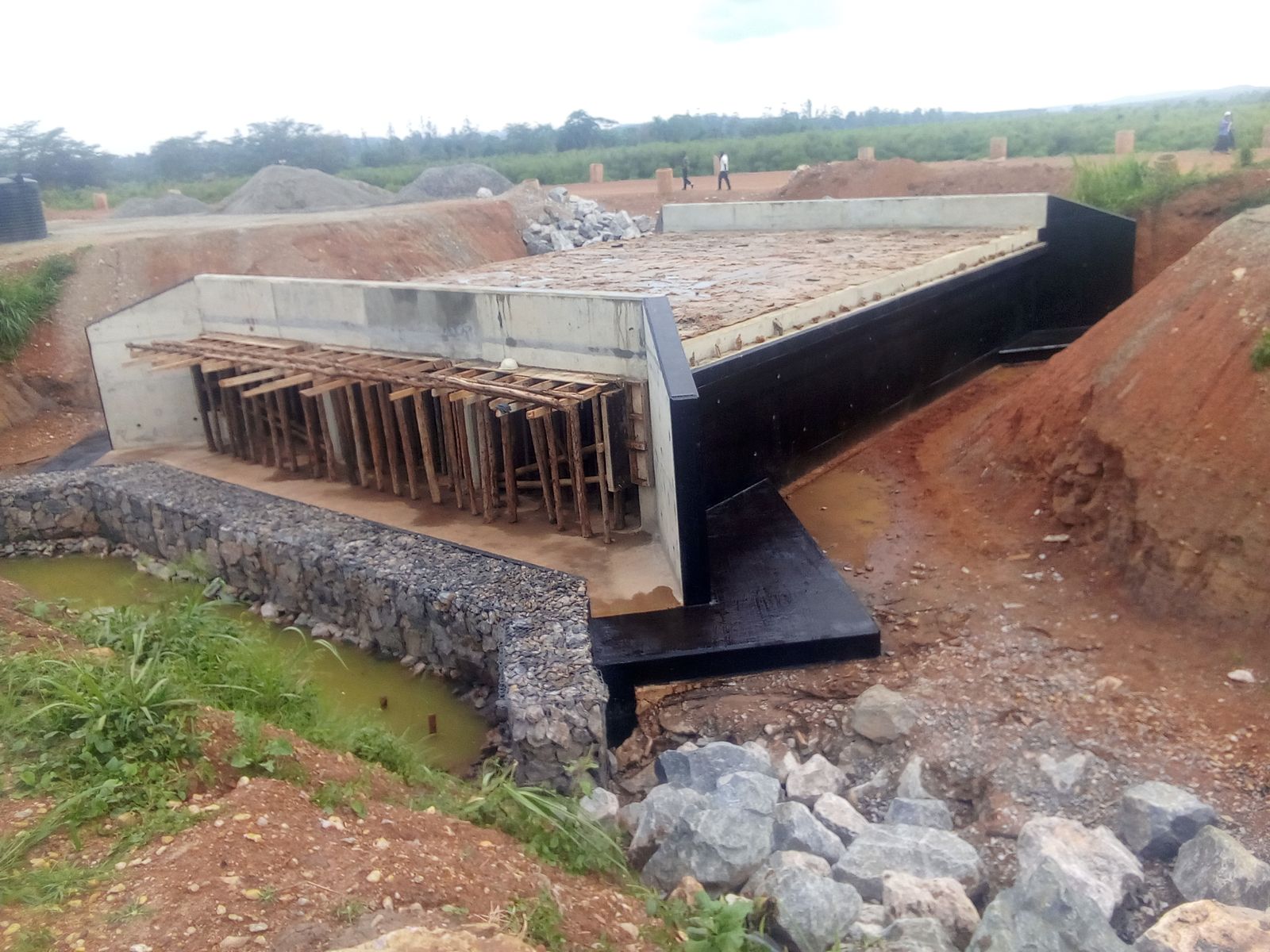 Stage 7: waterproofing membrane and gabion protection